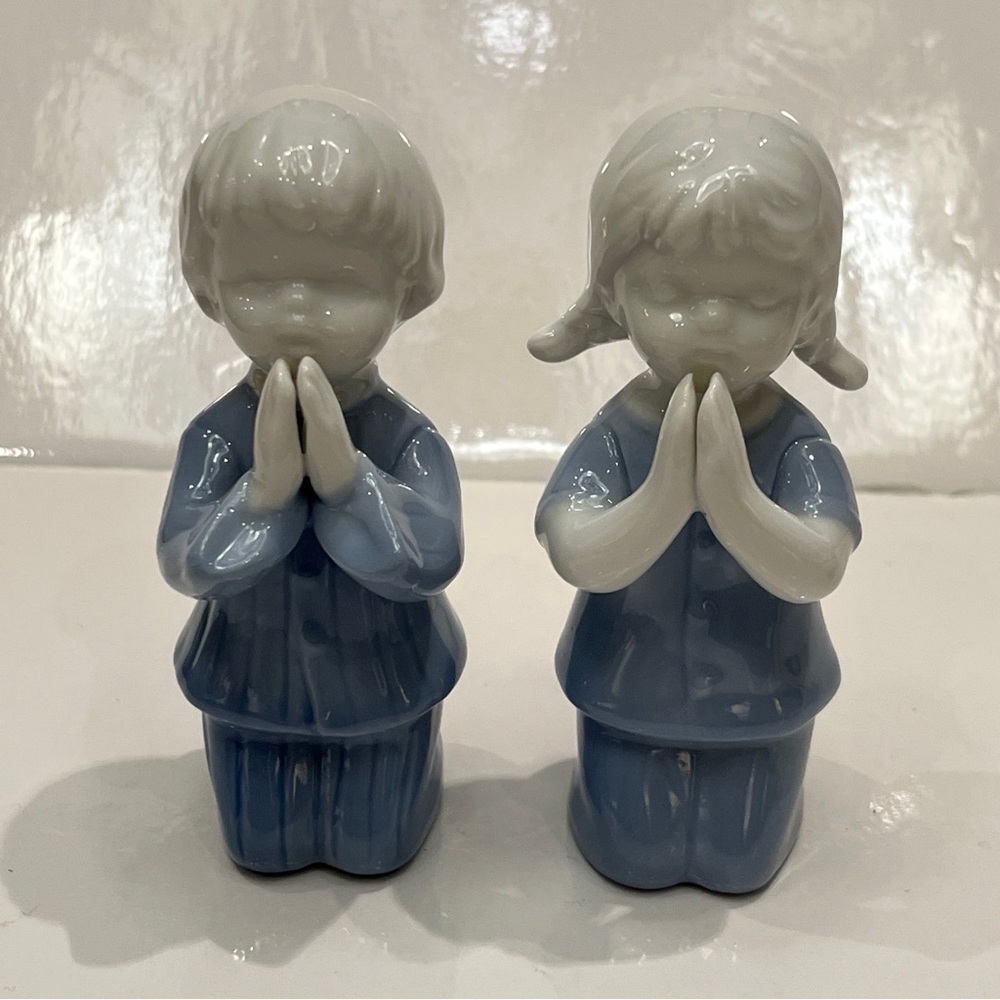 VINTAGE Ceramic Praying Young Boy & Girl SET Light Blue Pjs. Made in Japan.